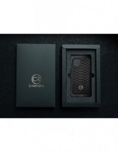 Etui premium skórzane, case na smartfon APPLE iPhone 11 PRO. Skóra pyton czarna ze złotą blaszką. 2